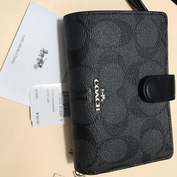 Coach Handbags - Coach wallet